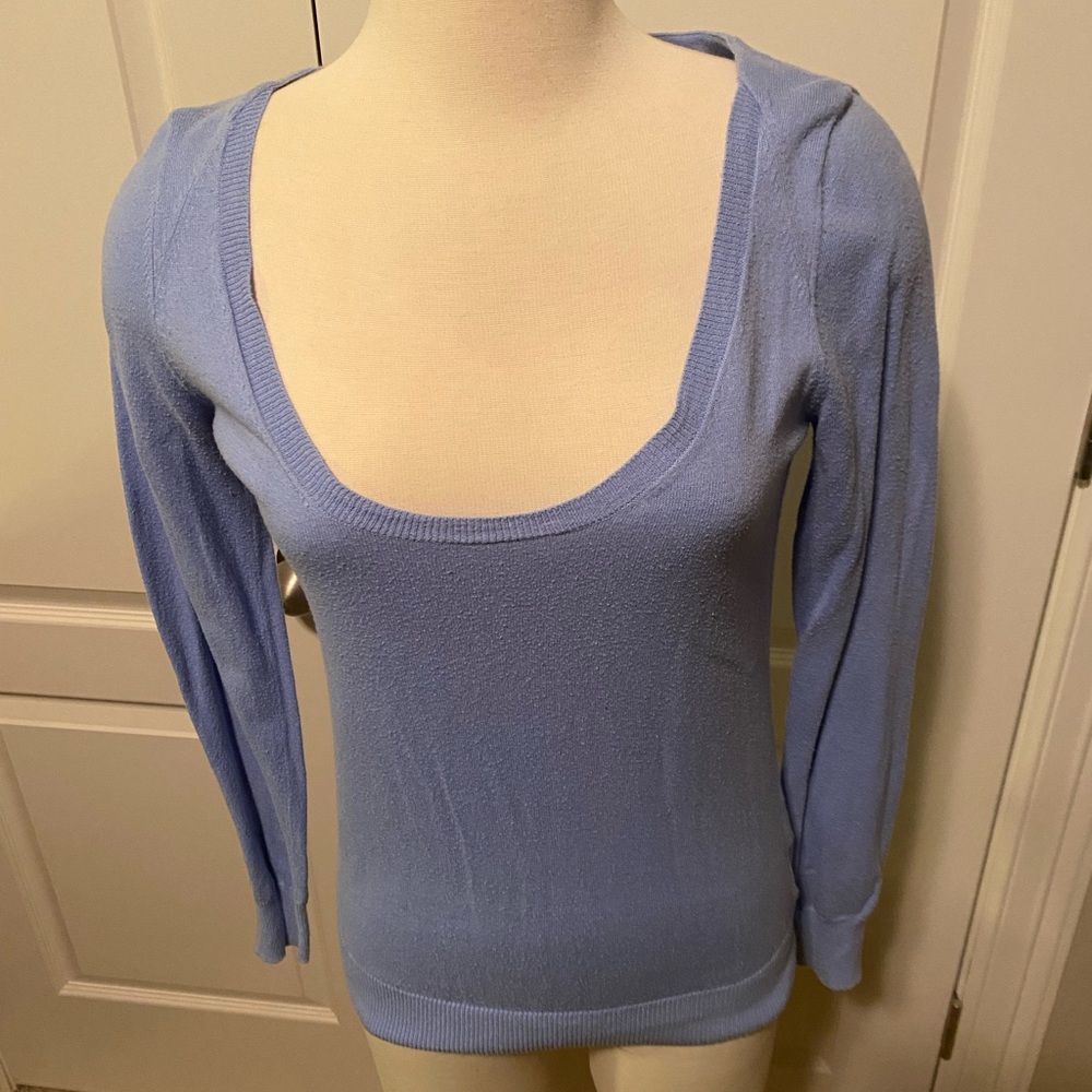 SALE!! Reduced to $14 Gap Blue Scoop Neck Sweater Sz M